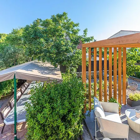 Antonio 公寓 希贝尼克